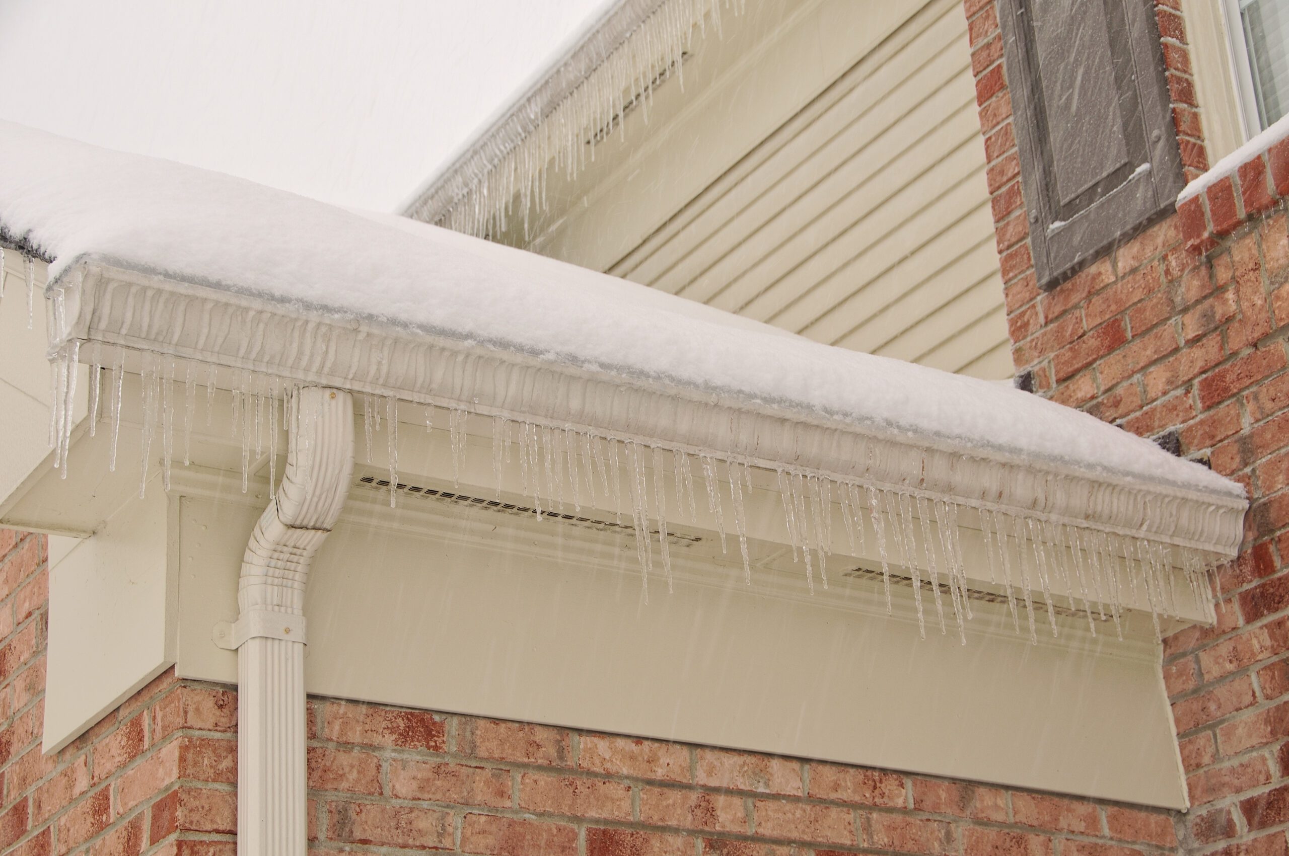 5 Winter Home Maintenance: Essential Tips for Protecting Your Space